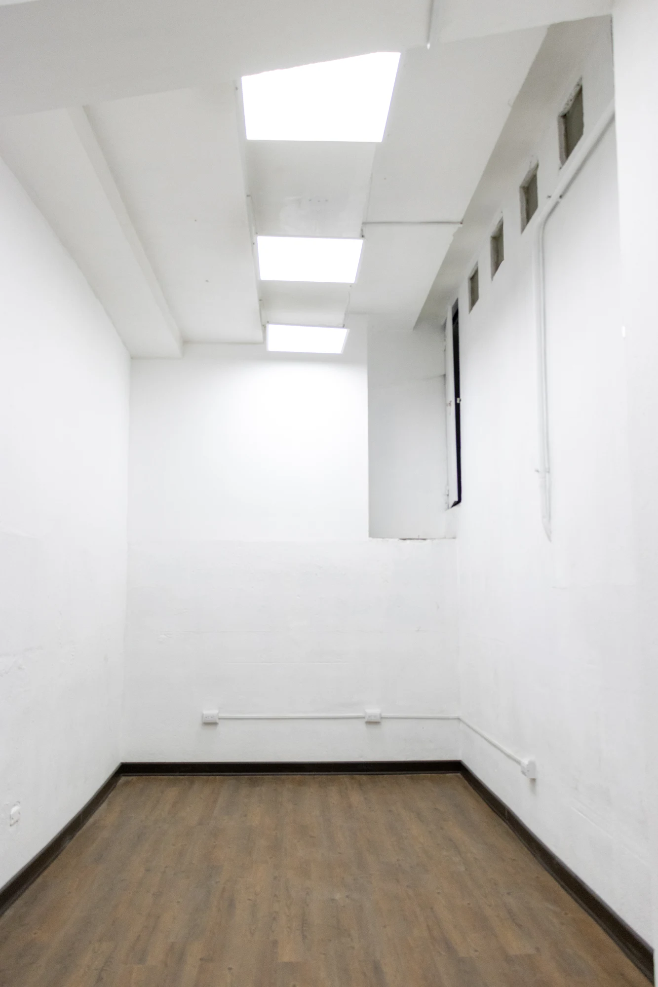 Kickboxing · piso UPVC, zócalo PVC y pintura blanca · 1